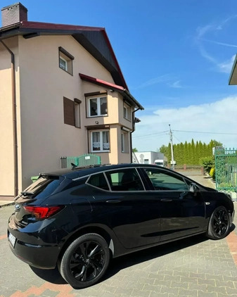 Opel Astra cena 55900 przebieg: 151876, rok produkcji 2019 z Koło małe 742